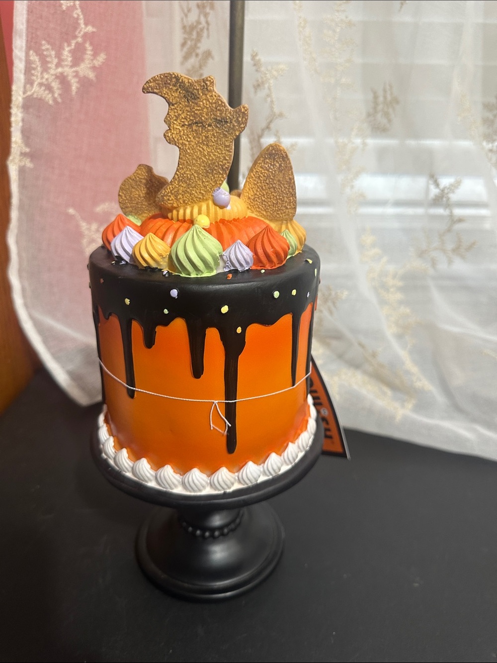 Ghoulish Halloween ceramic cake decor - Picture 3 of 3